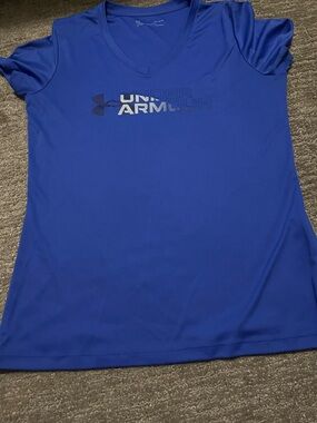 Under Armour Women’s Royal Blue V-Neck Performance Tee